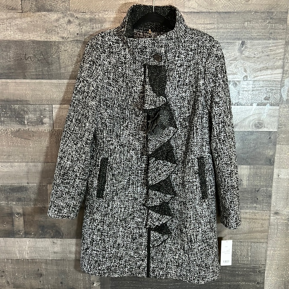 New Beautiful Black and Gray Tweed Heidi Tahari Coat